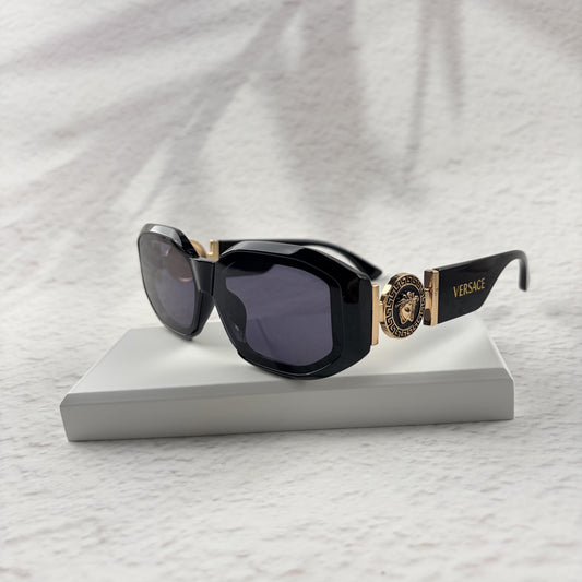 Classic Geometric Frame Sunglasses - Elegant Gold Accents UV Protection