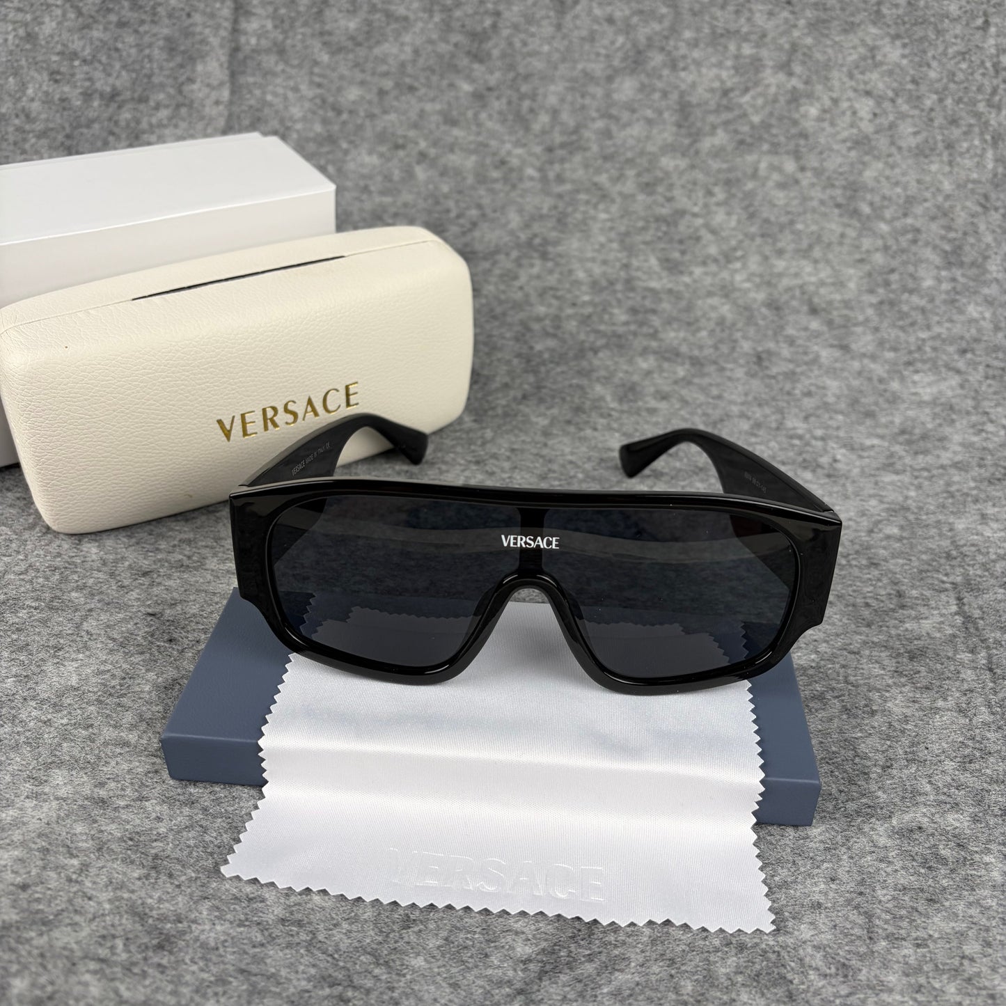 Modern Oversized Shield Sunglasses | Lightweight UV-Protection