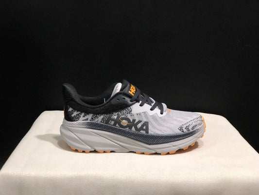 HOKA ONE ONE Challenger 7